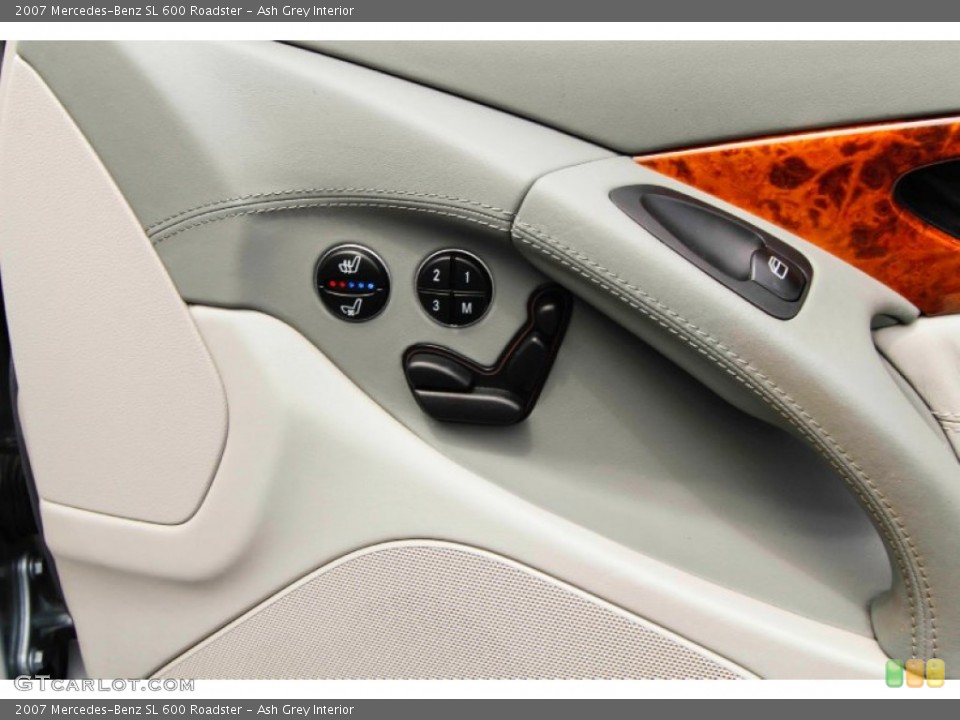 Ash Grey Interior Controls for the 2007 Mercedes-Benz SL 600 Roadster #96399701