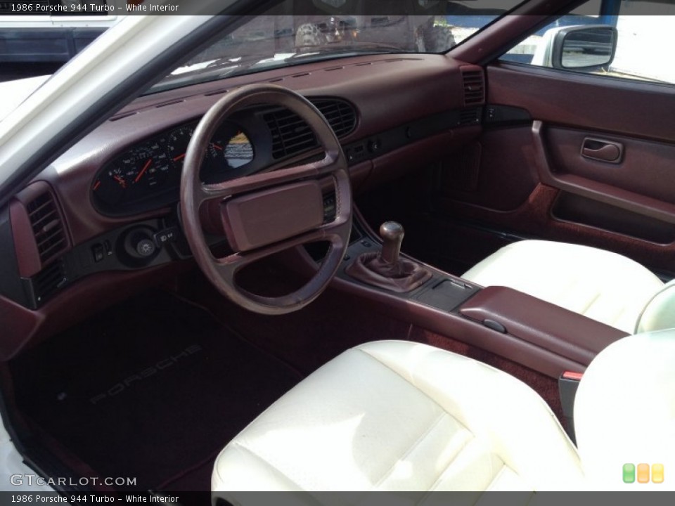 White 1986 Porsche 944 Interiors