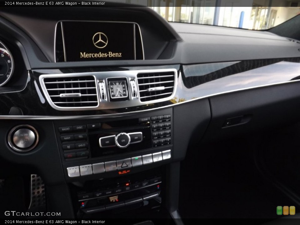 Black Interior Controls for the 2014 Mercedes-Benz E 63 AMG Wagon #96560948