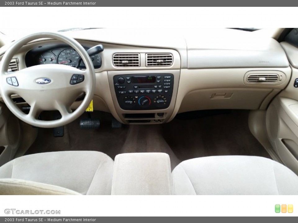 Medium Parchment Interior Photo for the 2003 Ford Taurus SE #96579809