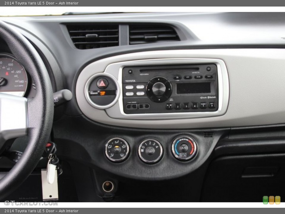 Ash Interior Controls for the 2014 Toyota Yaris LE 5 Door #96604013