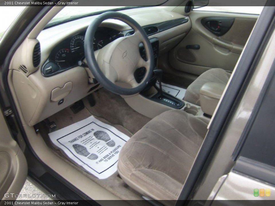 Gray Interior Photo for the 2001 Chevrolet Malibu Sedan #96674072