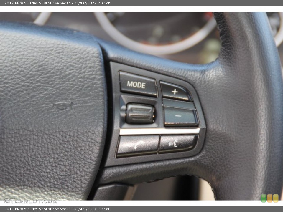 Oyster/Black Interior Controls for the 2012 BMW 5 Series 528i xDrive Sedan #96765369
