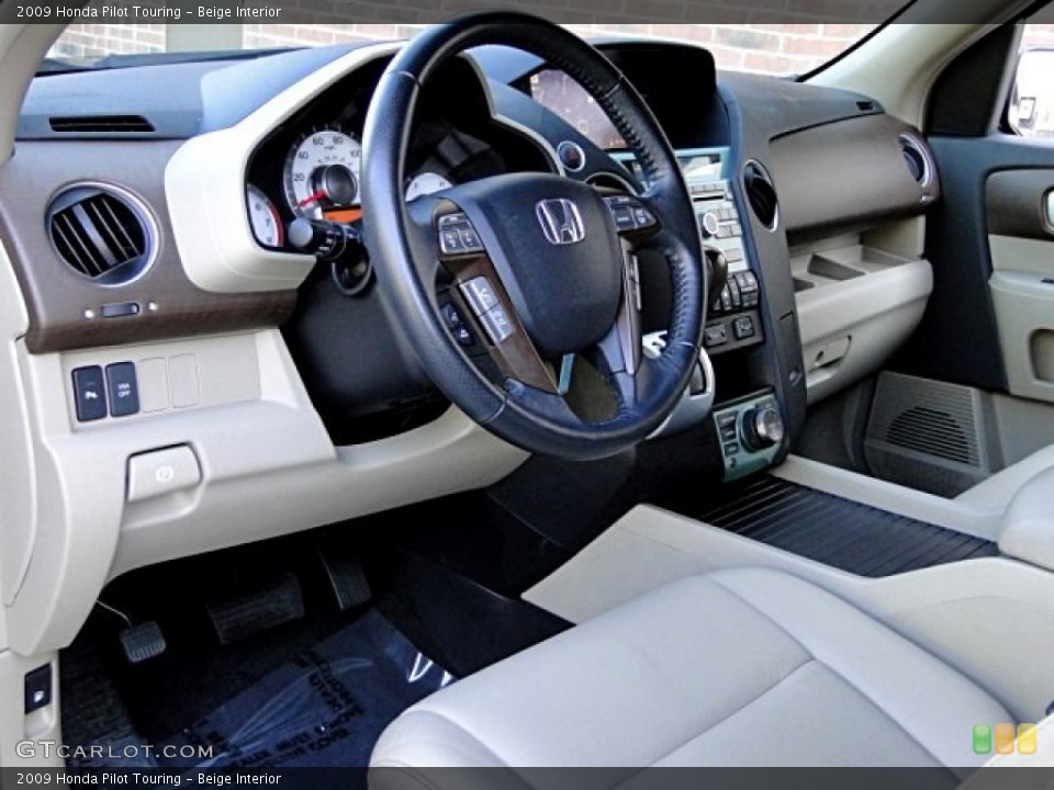 Beige Interior Photo for the 2009 Honda Pilot Touring #96806689