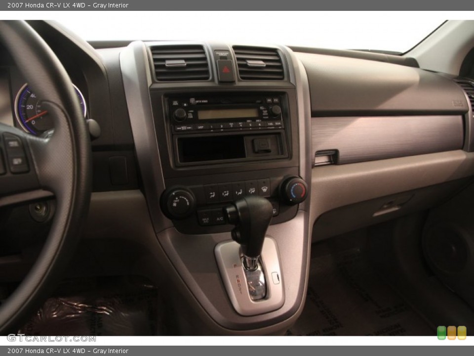 Gray Interior Controls for the 2007 Honda CR-V LX 4WD #96847508
