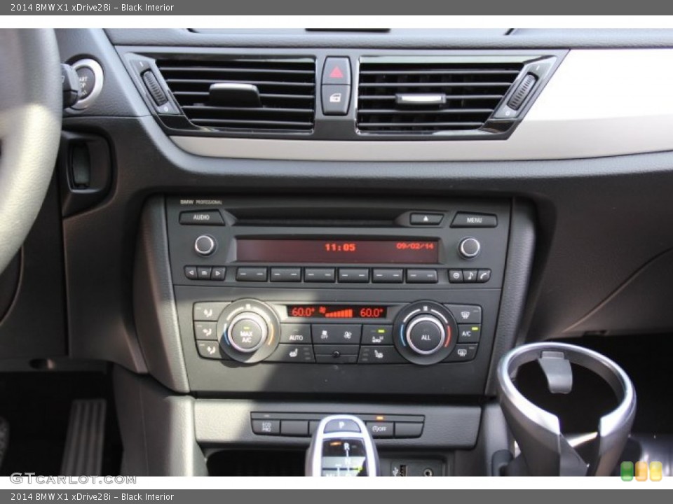 Black Interior Controls for the 2014 BMW X1 xDrive28i #96889510