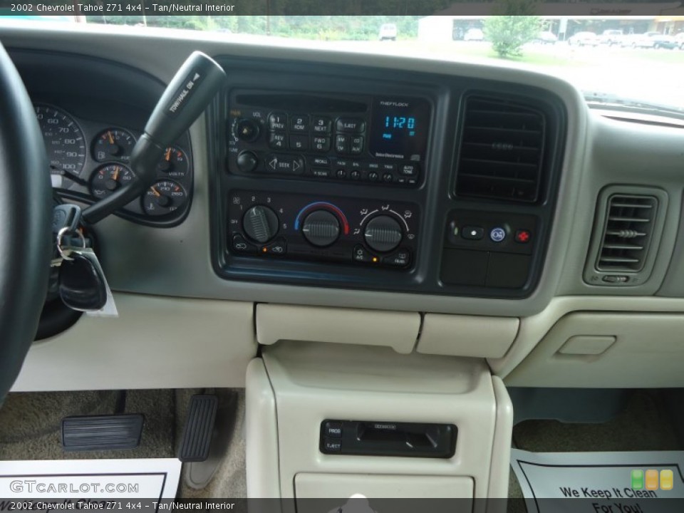 Tan/Neutral Interior Controls for the 2002 Chevrolet Tahoe Z71 4x4 #97104364