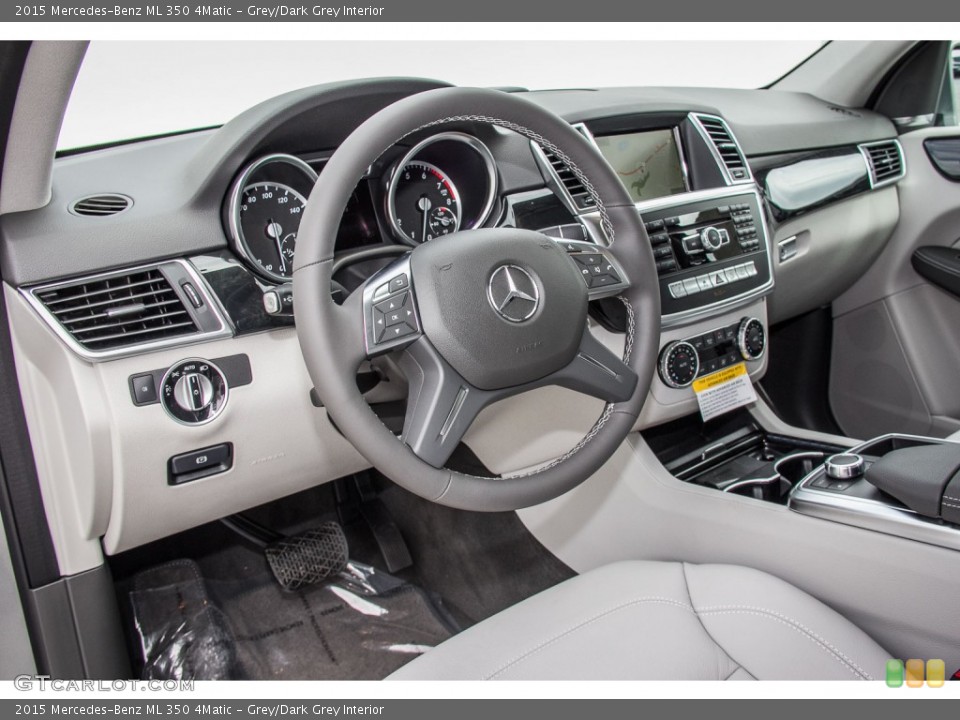 Grey/Dark Grey Interior Photo for the 2015 Mercedes-Benz ML 350 4Matic #97128365