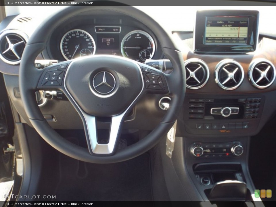 Black Interior Dashboard for the 2014 Mercedes-Benz B Electric Drive #97152860