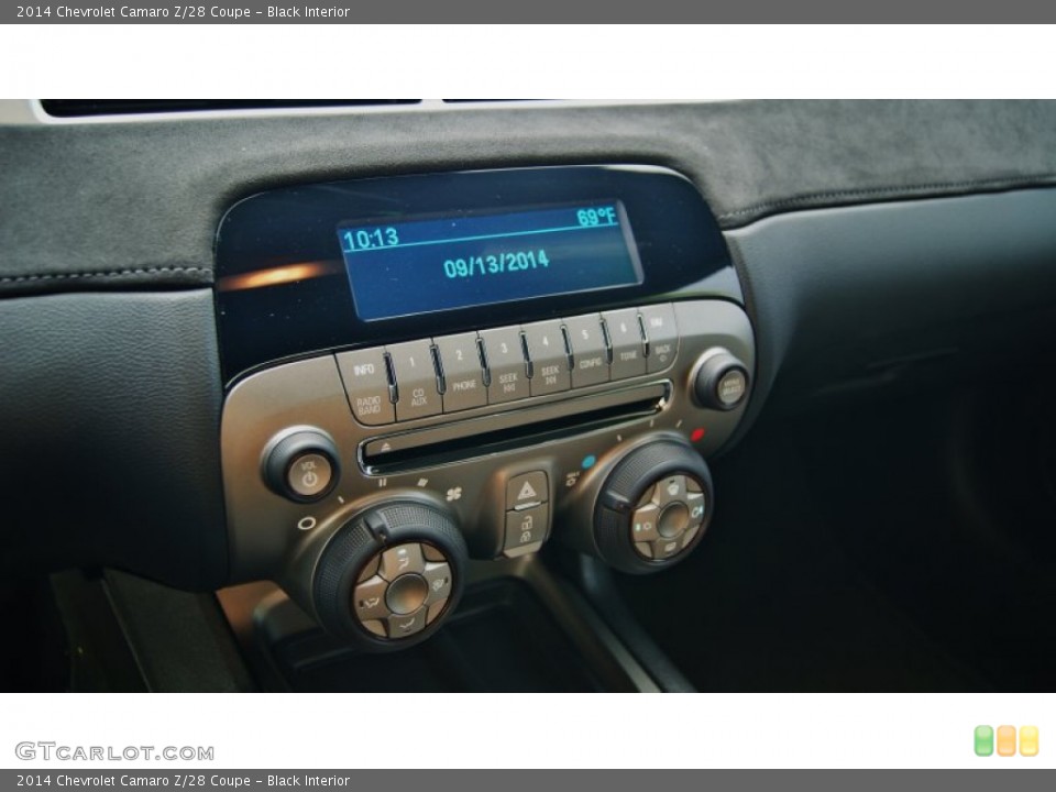 Black Interior Controls for the 2014 Chevrolet Camaro Z/28 Coupe #97234507