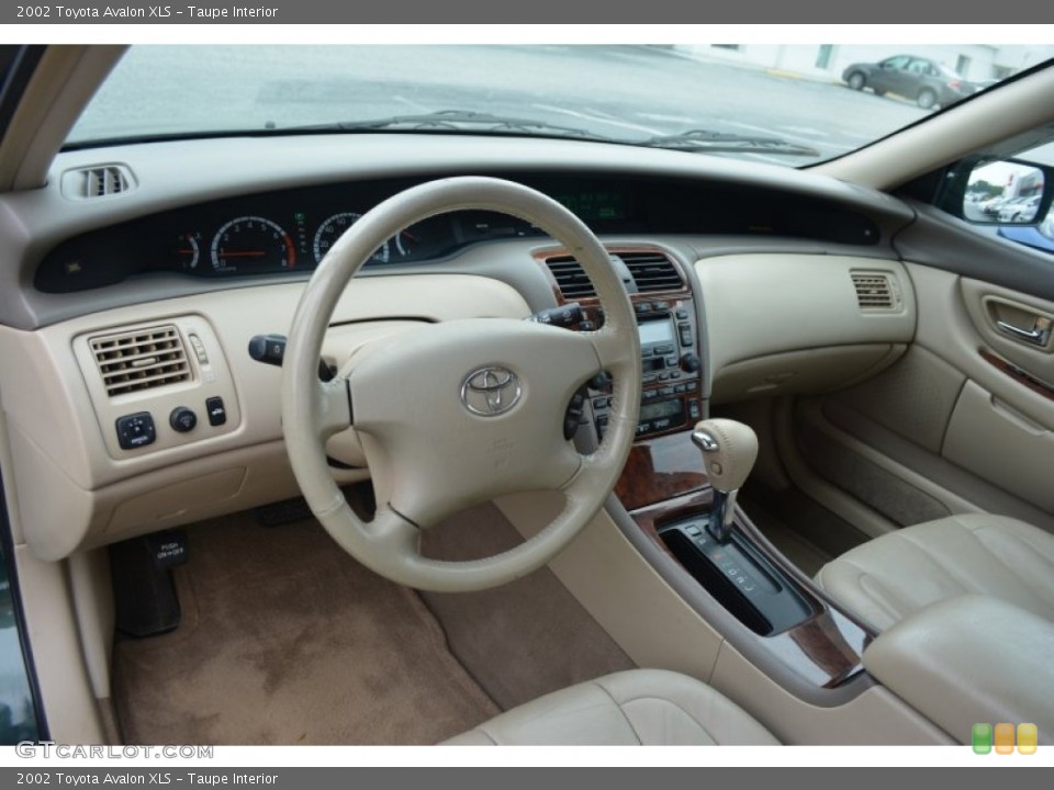 Taupe Interior Photo for the 2002 Toyota Avalon XLS #97376964