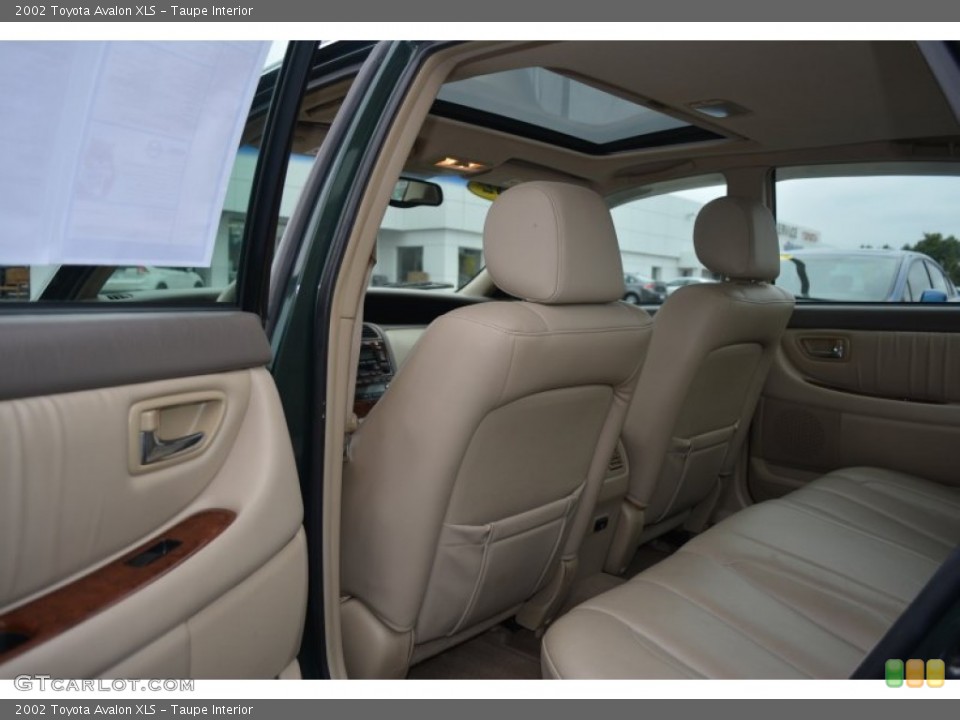 Taupe Interior Rear Seat for the 2002 Toyota Avalon XLS #97376985
