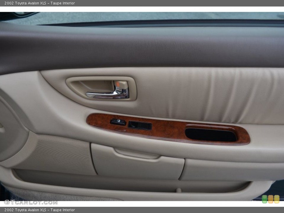 Taupe Interior Door Panel for the 2002 Toyota Avalon XLS #97377057