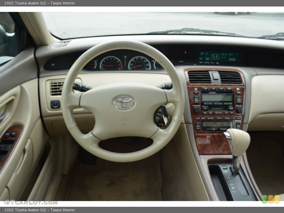 Taupe Interior Dashboard for the 2002 Toyota Avalon XLS #97377150