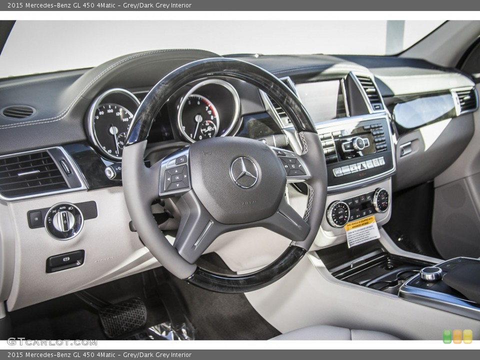 Grey/Dark Grey Interior Dashboard for the 2015 Mercedes-Benz GL 450 4Matic #97389129
