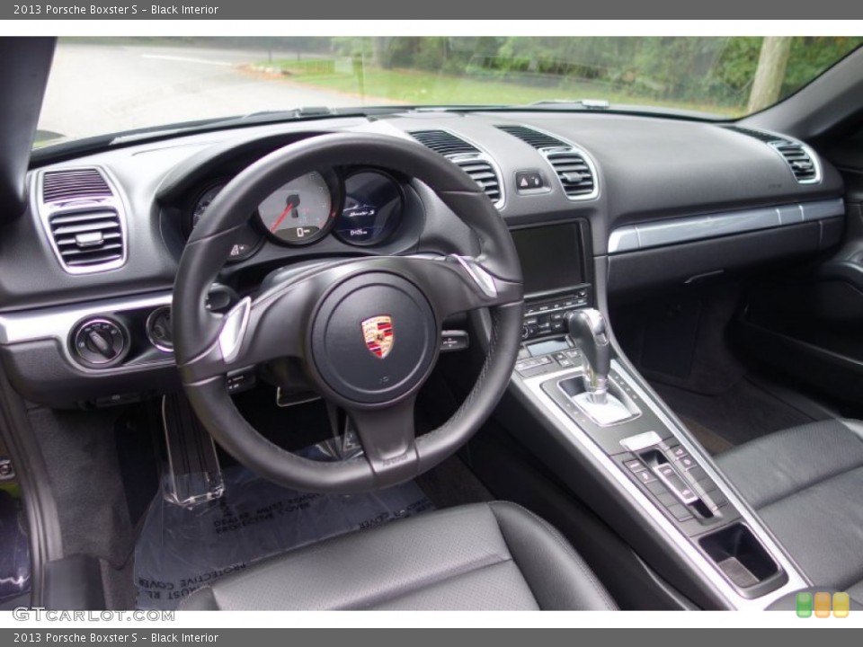 Black Interior Dashboard for the 2013 Porsche Boxster S #97409120