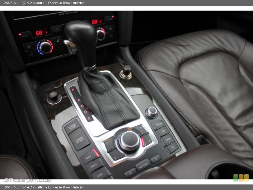 Espresso Brown Interior Controls for the 2007 Audi Q7 4.2 quattro #97616956