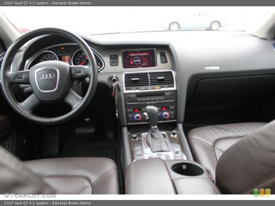 Espresso Brown Interior Dashboard for the 2007 Audi Q7 4.2 quattro #97617343