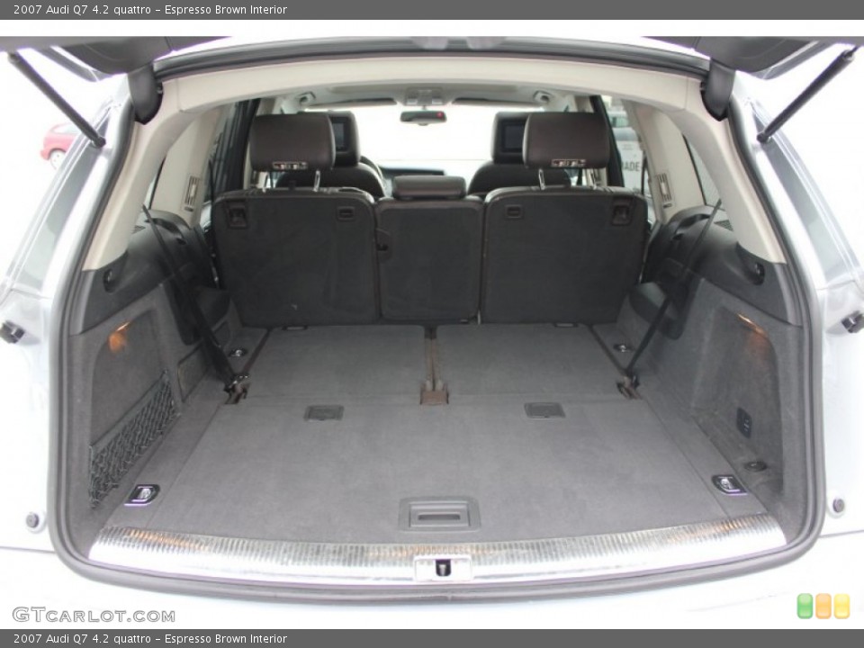 Espresso Brown Interior Trunk for the 2007 Audi Q7 4.2 quattro #97617385
