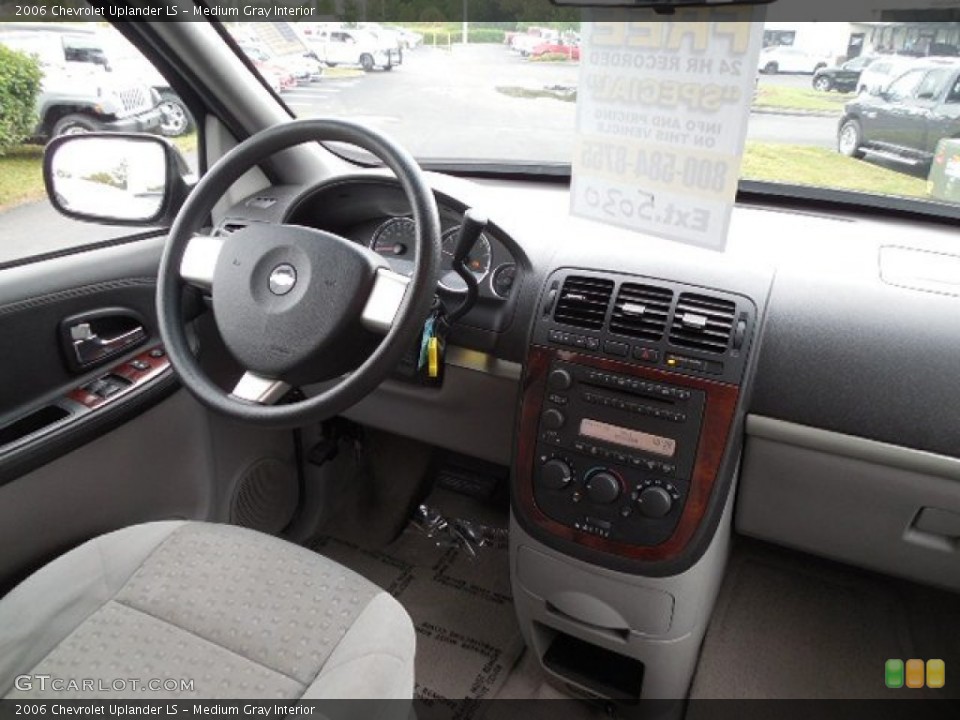 Medium Gray Interior Photo for the 2006 Chevrolet Uplander LS #97642189