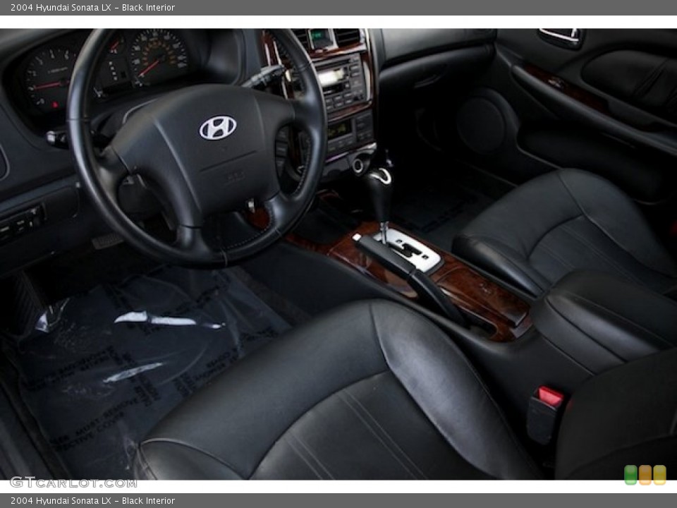 Black Interior Photo for the 2004 Hyundai Sonata LX #97677969