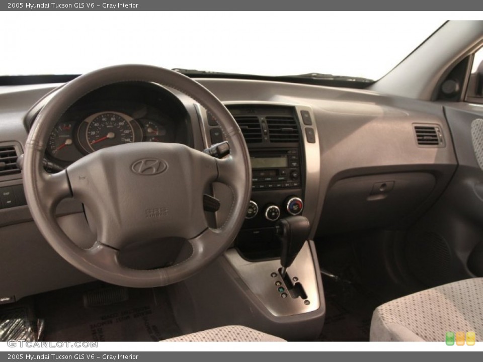 Gray Interior Dashboard for the 2005 Hyundai Tucson GLS V6 #97688631