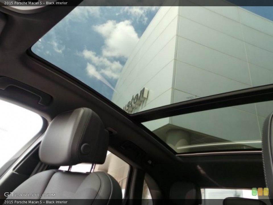Black Interior Sunroof for the 2015 Porsche Macan S #97717160