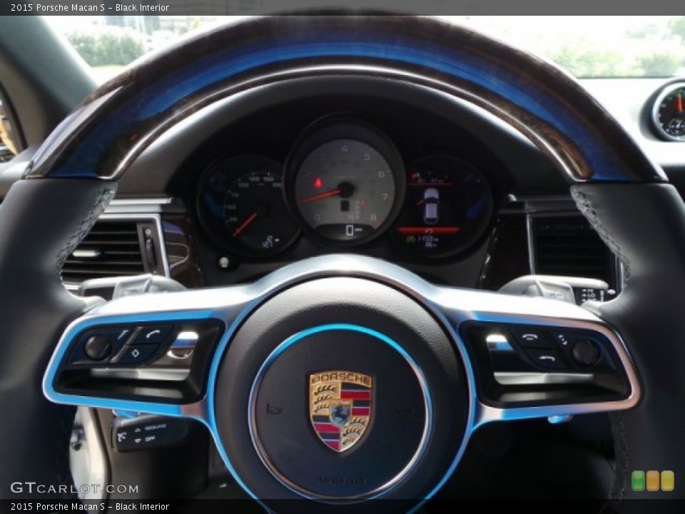 Black Interior Controls for the 2015 Porsche Macan S #97717227