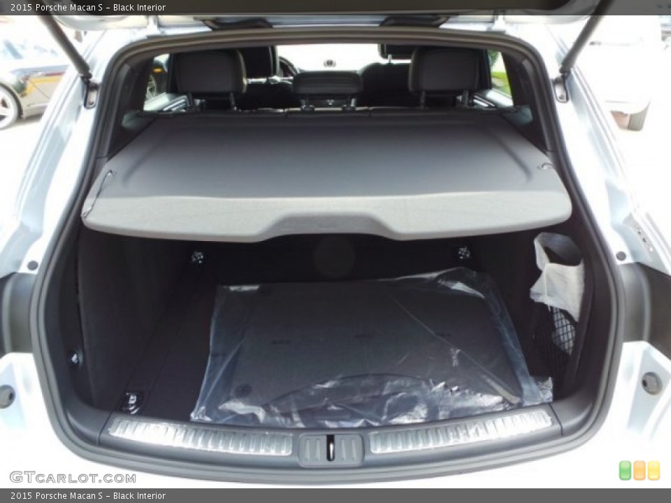 Black Interior Trunk for the 2015 Porsche Macan S #97717368