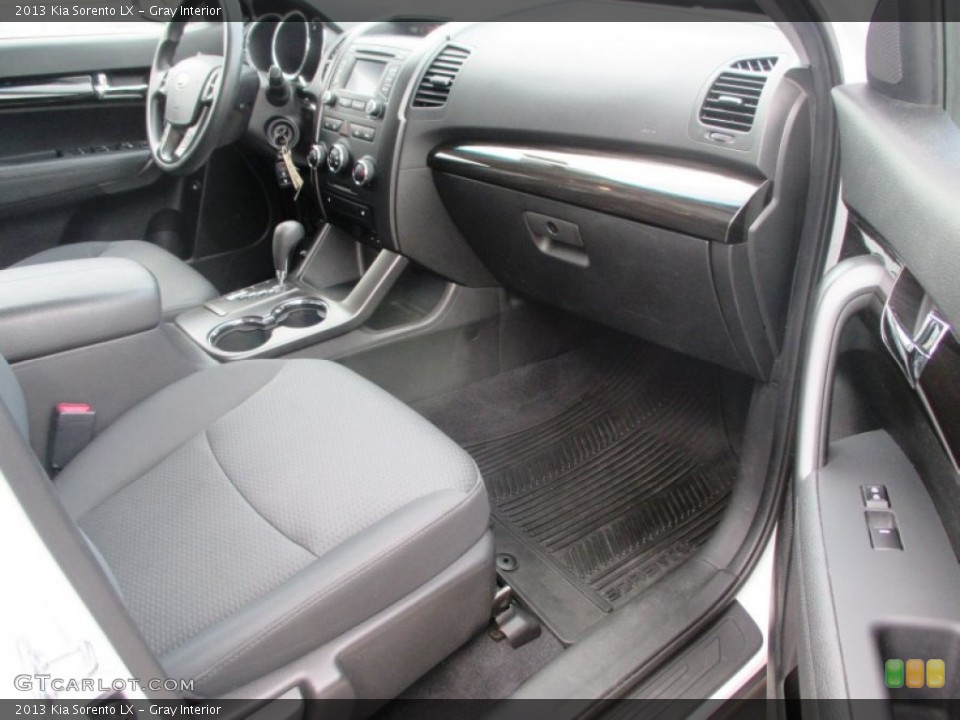 Gray Interior Front Seat for the 2013 Kia Sorento LX #97868983