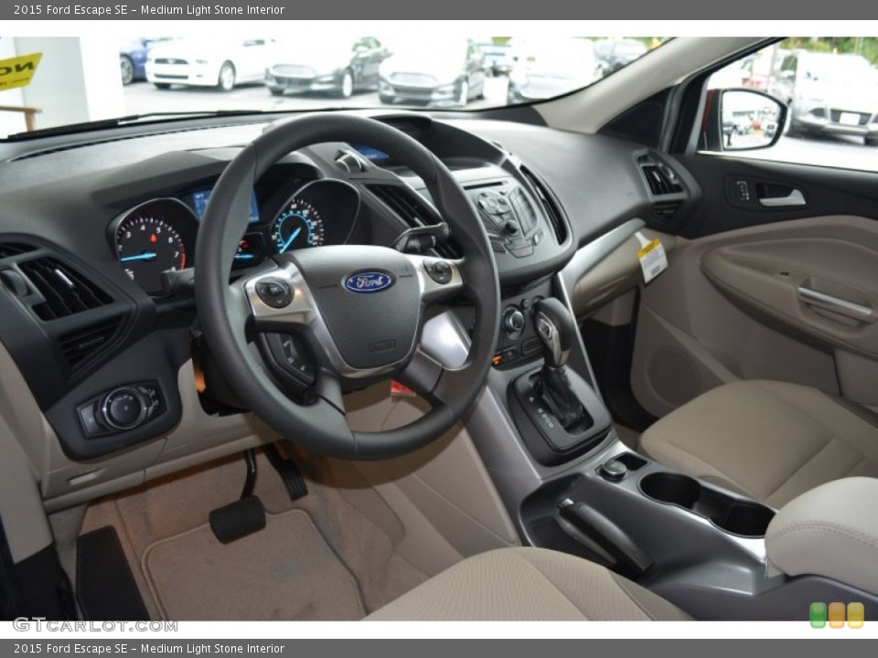 Medium Light Stone Interior Photo for the 2015 Ford Escape SE #97975153