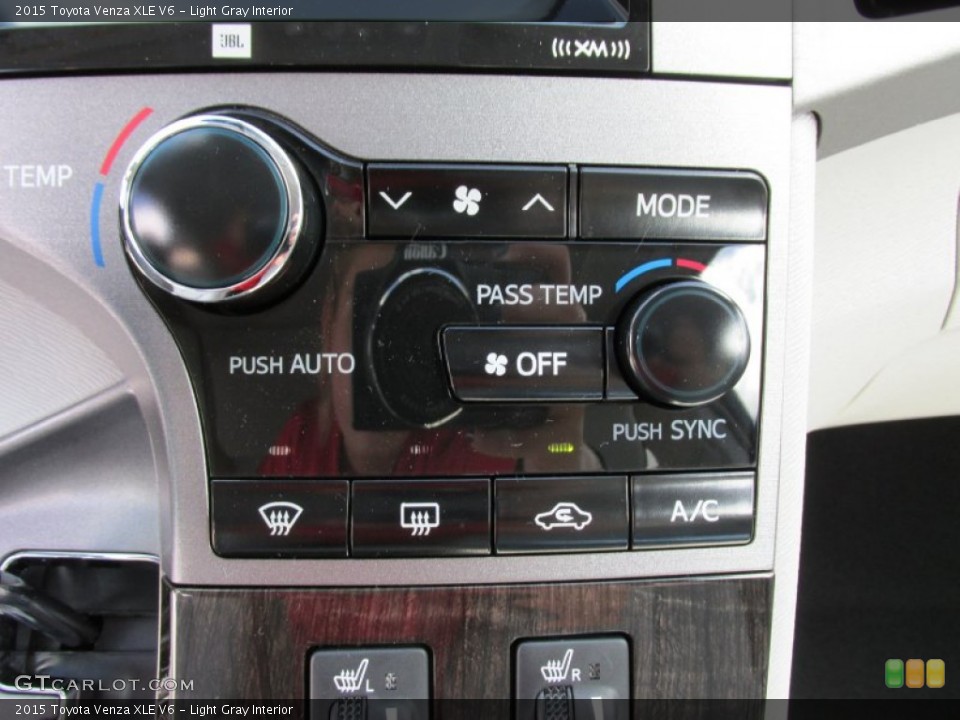 Light Gray Interior Controls for the 2015 Toyota Venza XLE V6 #97982149