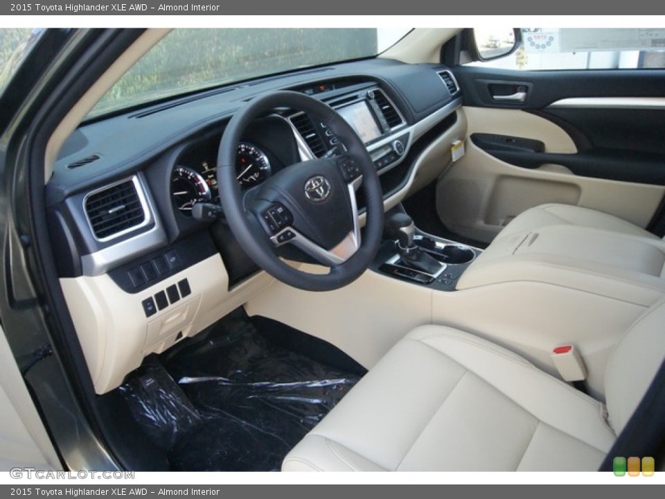 Almond Interior Photo for the 2015 Toyota Highlander XLE AWD #98025499