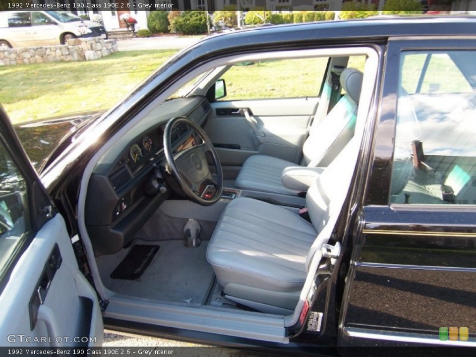 Grey Interior Photo for the 1992 Mercedes-Benz 190 Class 190E 2.6 #98056381