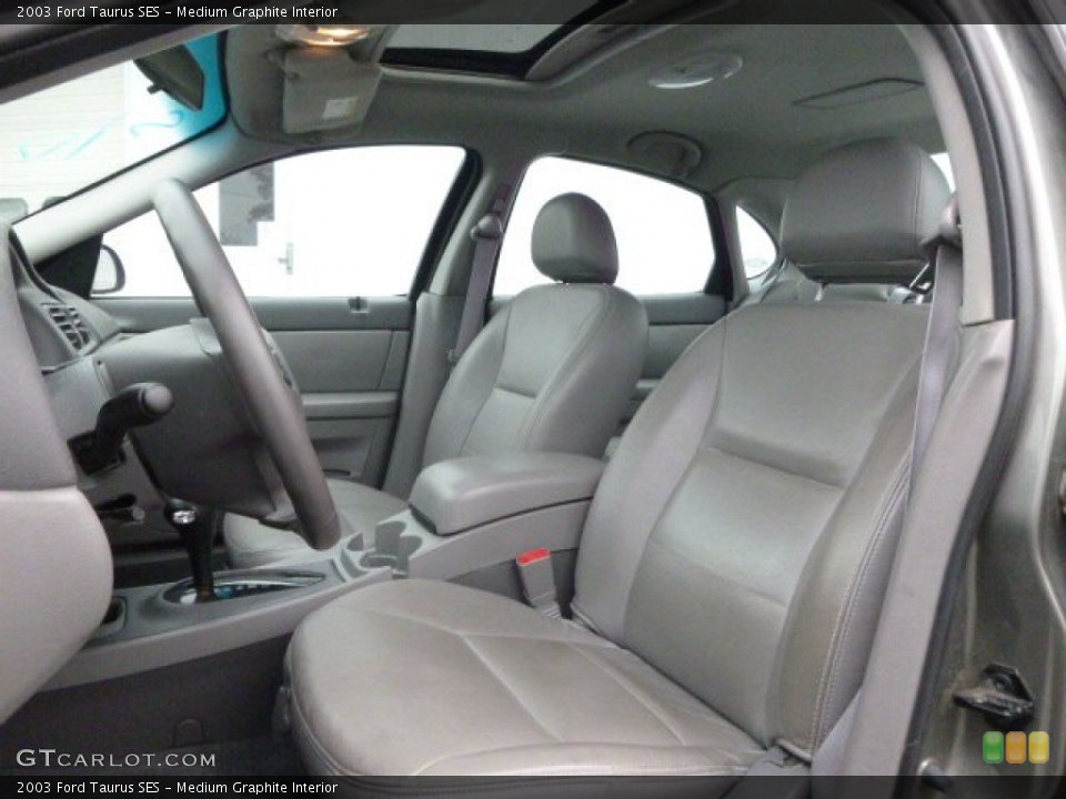 Medium Graphite Interior Photo for the 2003 Ford Taurus SES #98108978