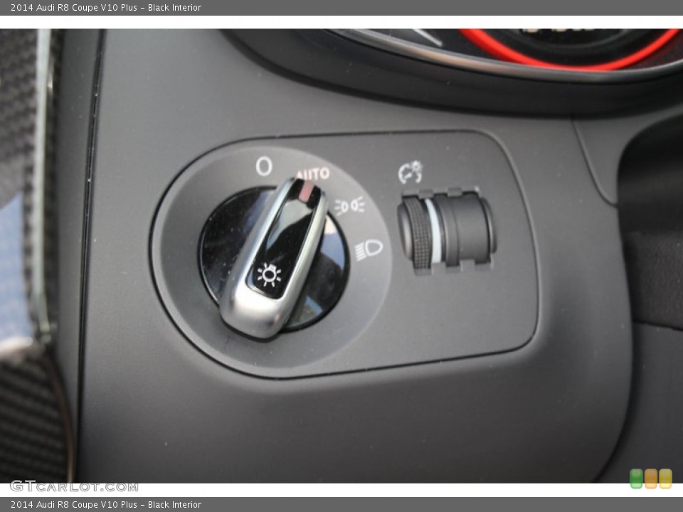 Black Interior Controls for the 2014 Audi R8 Coupe V10 Plus #98122631