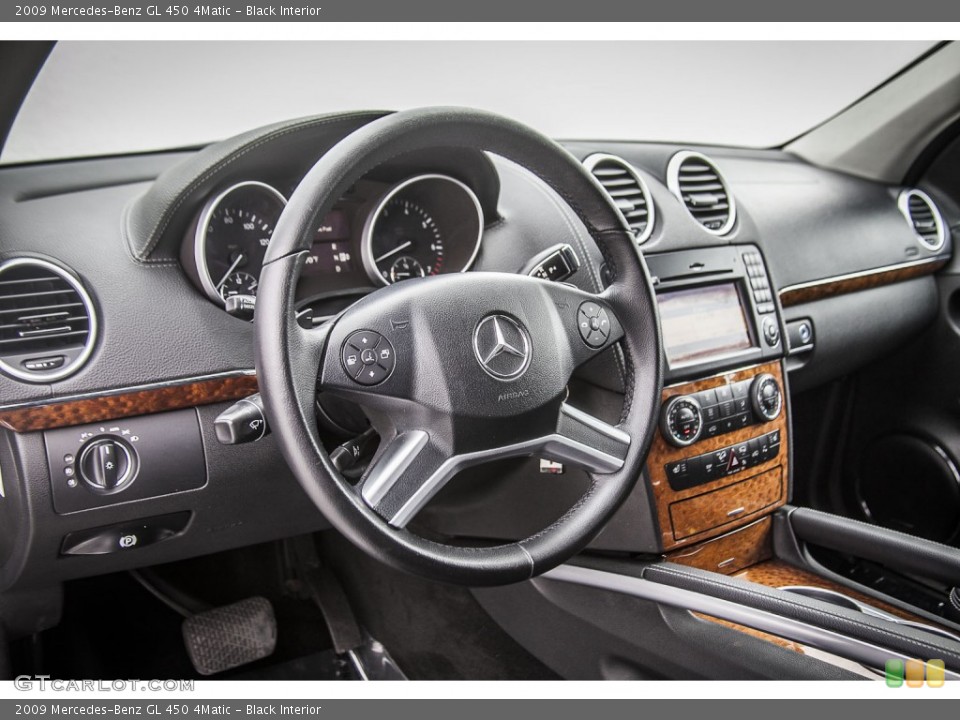 Black Interior Dashboard for the 2009 Mercedes-Benz GL 450 4Matic #98133959