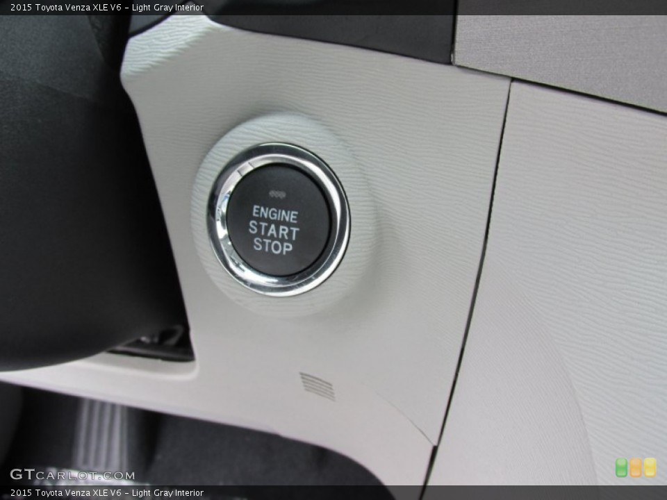 Light Gray Interior Controls for the 2015 Toyota Venza XLE V6 #98176984