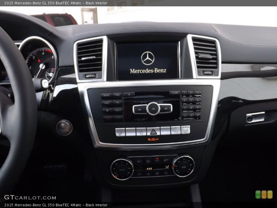 Black Interior Controls for the 2015 Mercedes-Benz GL 350 BlueTEC 4Matic #98192319