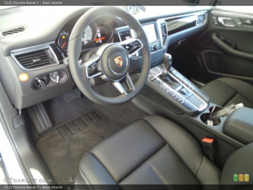 Black Interior Prime Interior for the 2015 Porsche Macan S #98261381