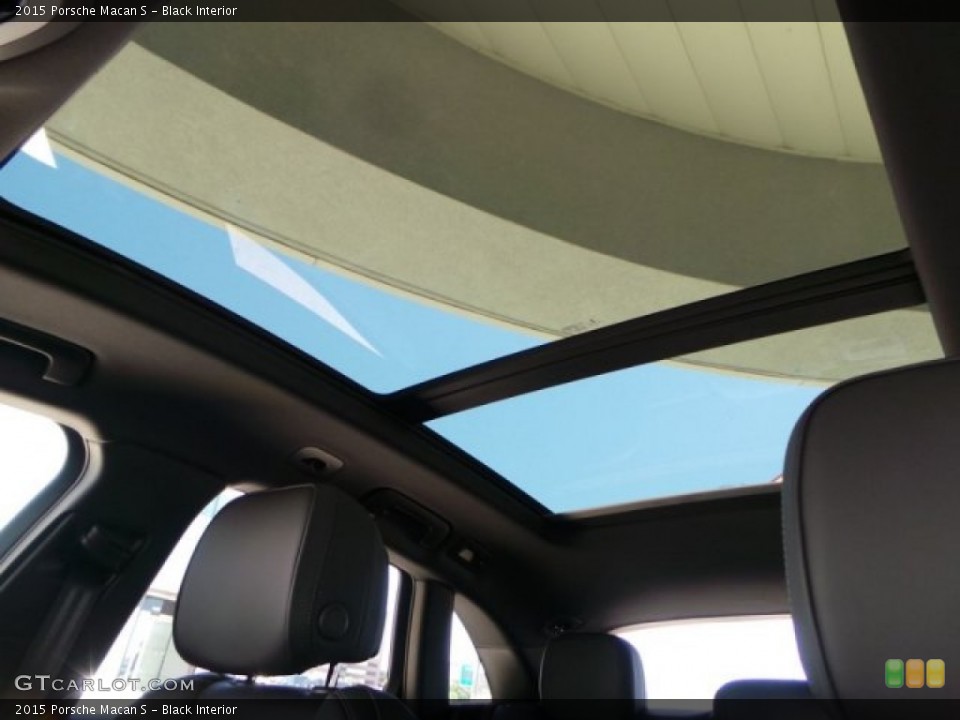 Black Interior Sunroof for the 2015 Porsche Macan S #98261516
