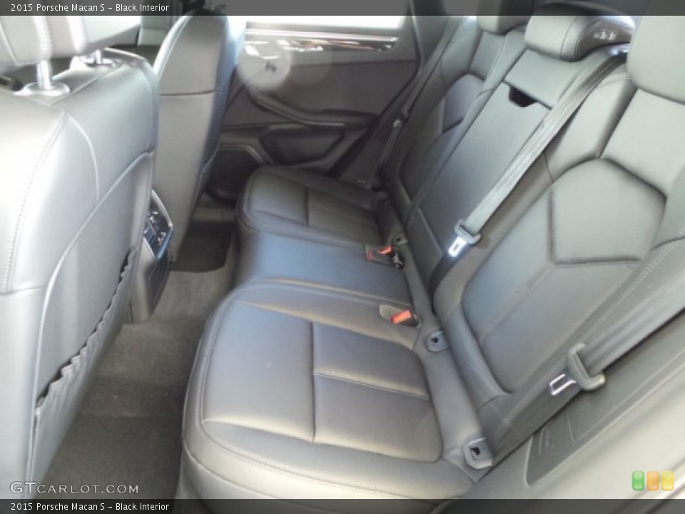 Black Interior Rear Seat for the 2015 Porsche Macan S #98261747