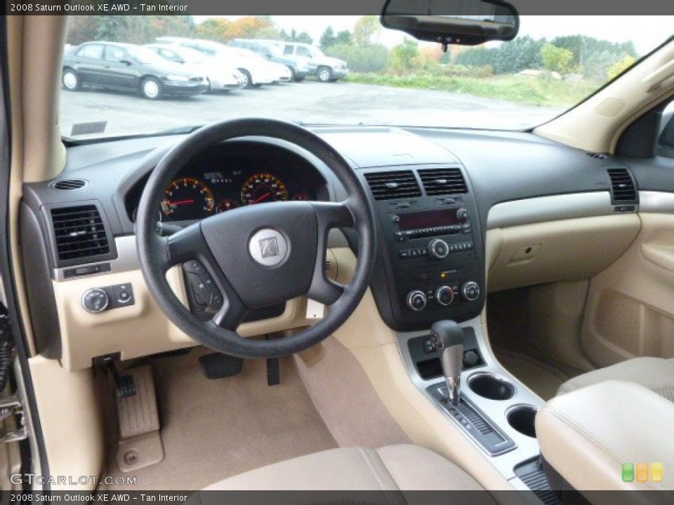Tan Interior Photo for the 2008 Saturn Outlook XE AWD #98297320