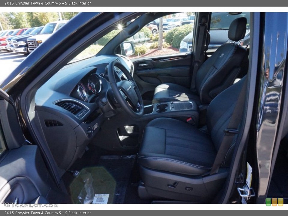 S Black Interior Photo for the 2015 Chrysler Town & Country S #98337175