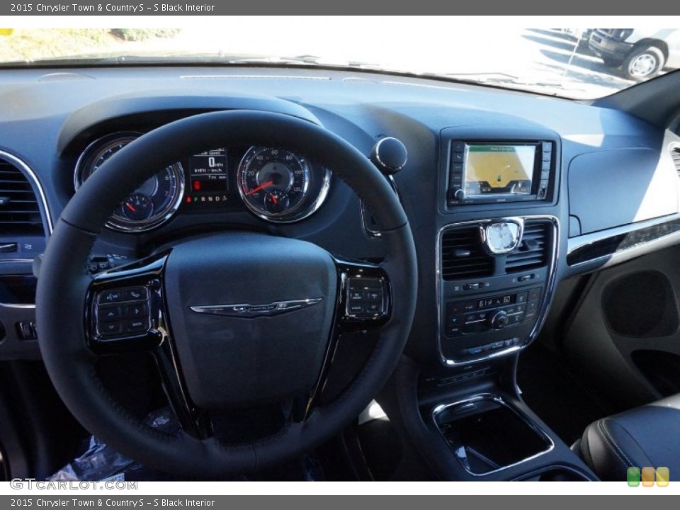 S Black Interior Dashboard for the 2015 Chrysler Town & Country S #98337201