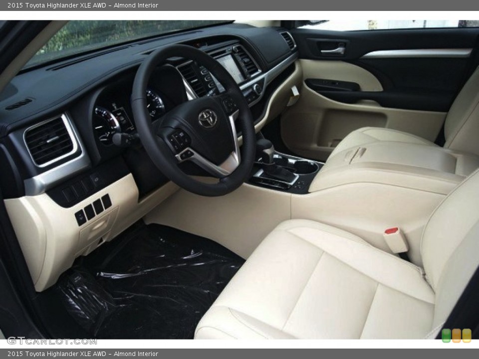 Almond Interior Photo for the 2015 Toyota Highlander XLE AWD #98623746