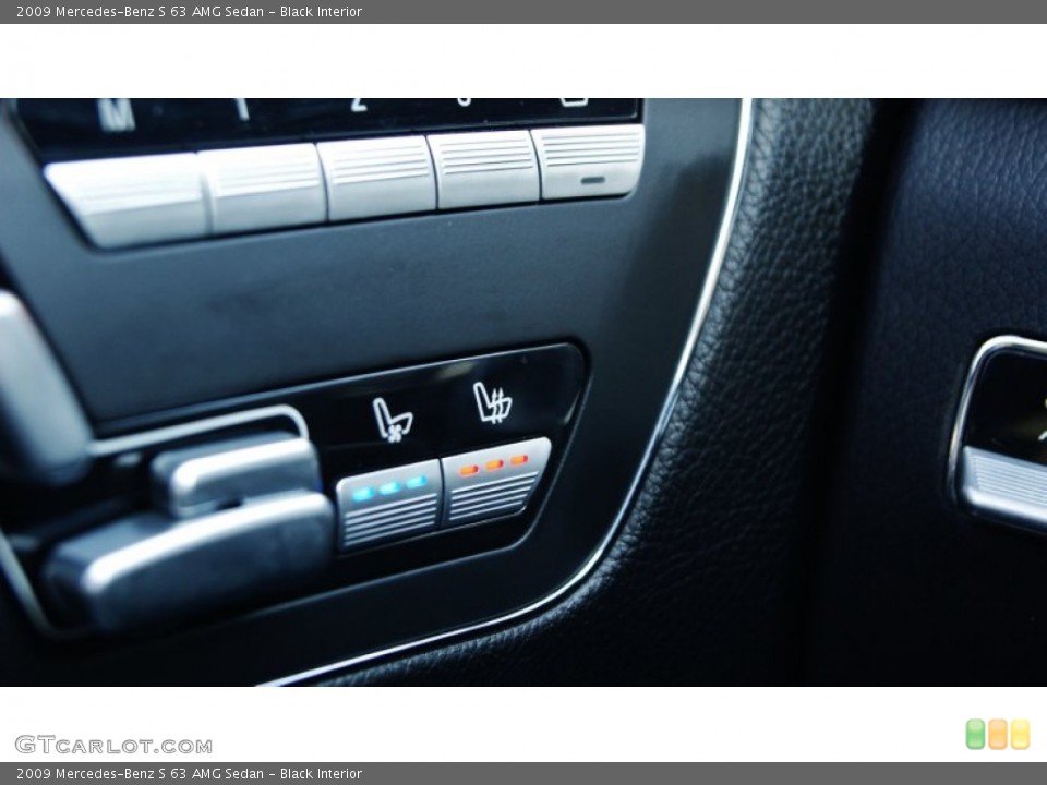 Black Interior Controls for the 2009 Mercedes-Benz S 63 AMG Sedan #98691121