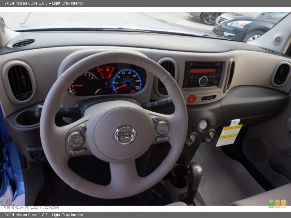 Light Gray Interior Dashboard for the 2014 Nissan Cube 1.8 S #98823004