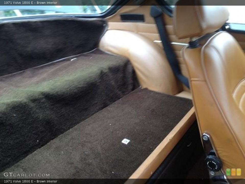 Brown Interior Rear Seat for the 1971 Volvo 1800 E #98983380