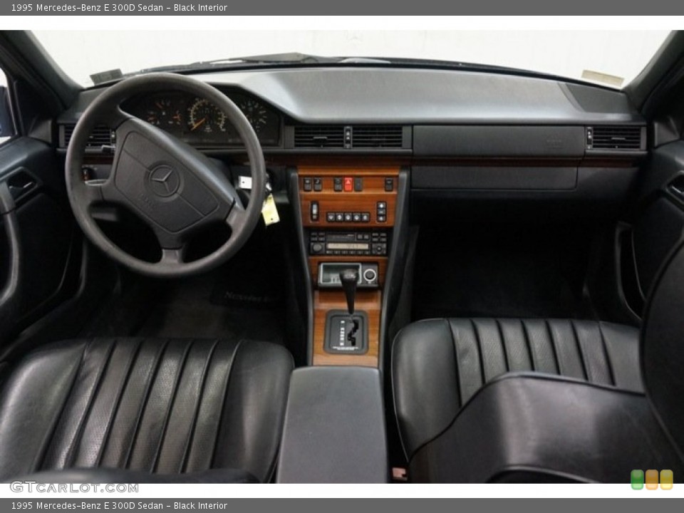Black Interior Photo for the 1995 Mercedes-Benz E 300D Sedan #99104813